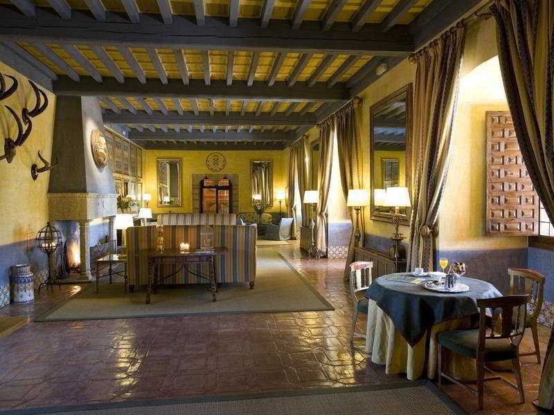 Parador De Jarandilla De La Vera Εξωτερικό φωτογραφία