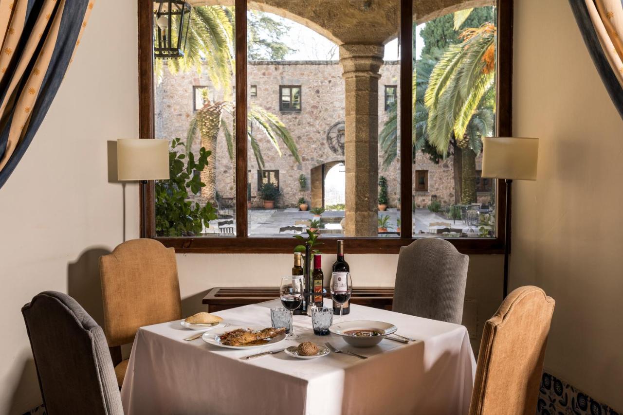 Parador De Jarandilla De La Vera Εξωτερικό φωτογραφία