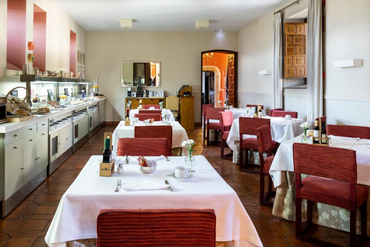 Parador De Jarandilla De La Vera Εξωτερικό φωτογραφία