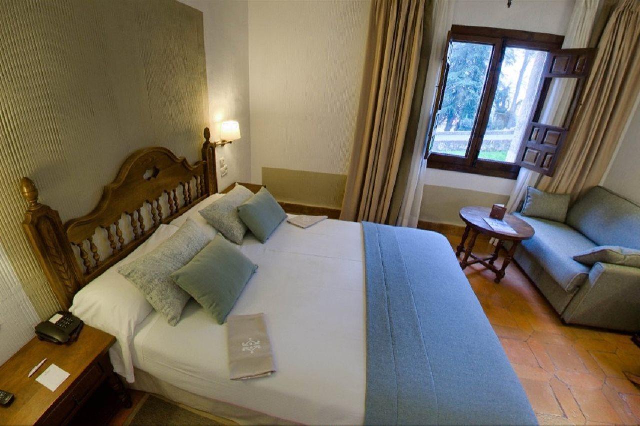 Parador De Jarandilla De La Vera Εξωτερικό φωτογραφία